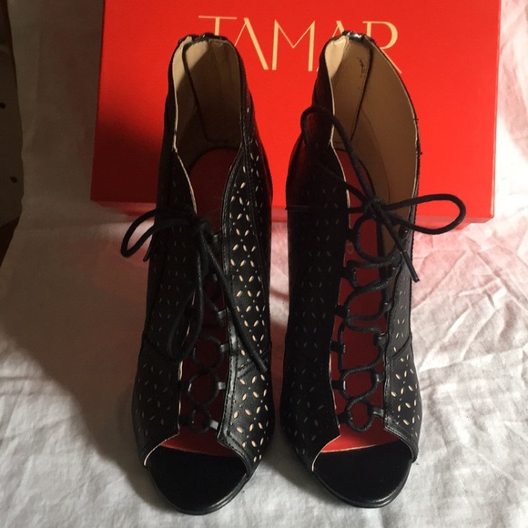 Tamar Collection. Black Stiletto - Picture 4 of 7